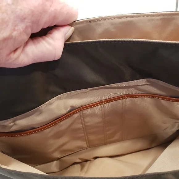 Dooney & Bourke  Brown Toronto Messenger bag. NWT - Picture 8 of 16